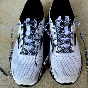 Women’s Brooks ghost 14